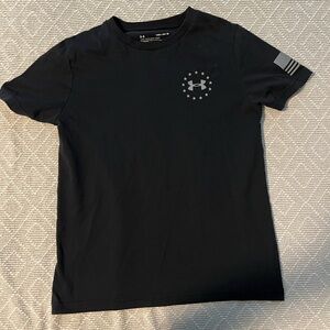 Under Armour youth freedom shirt - size medium